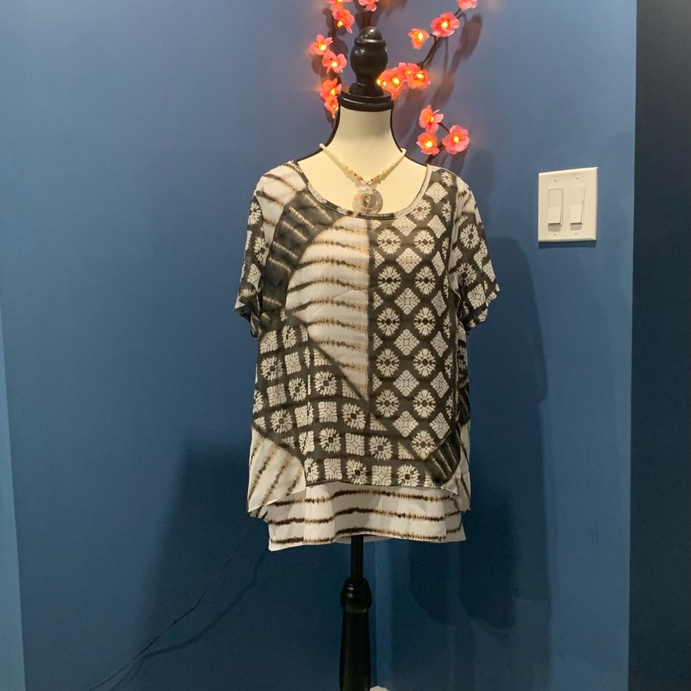 Dana Buchman Brown and White Geometric 2 layer blouse